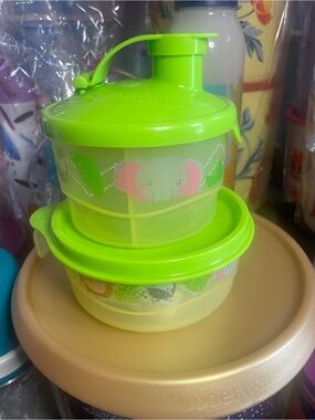 Tupperware Neon Green Elephant Snack Cups for Baby formula or toddlers snack.